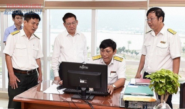 Bộ trưởng Hồ Đức Phớc làm việc với các cơ quan ngành Tài chính Bình Định