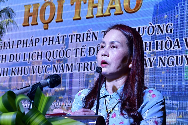 Bà Nguyễn Thị Bích Ngọc- P. Giám đốc sở VH-TT-DL Phú Yên phát biểu tham luận