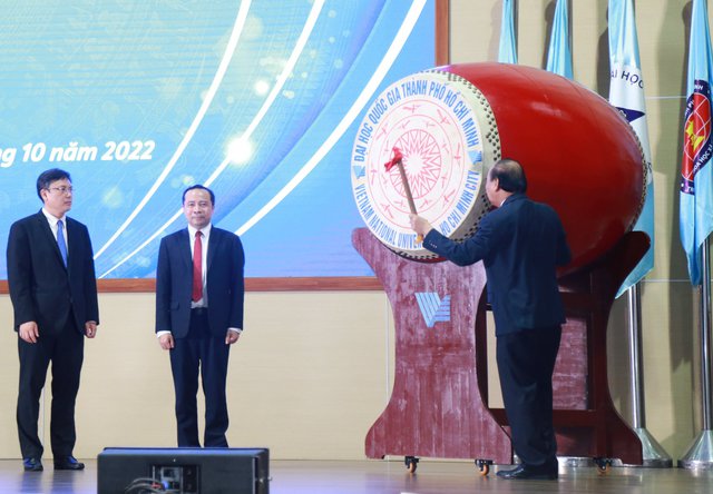 Chủ tịch nước đánh trống khai khóa năm 2022 tại ĐHQG TPHCM