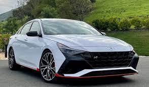 Elantra 2023 chính thức ra mắt, giá từ 599 triệu đồng