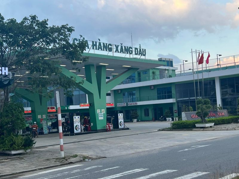 Cây xăng nằm ngay trong khu đô thị sinh thái Golden Hills Cây xăng nằm ngay trong khu đô thị sinh thái Golden Hills