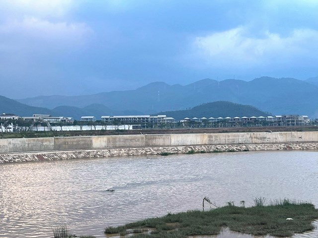 Hệ thống thoát nước, kề đã được Công ty Trung Nam Land xây dựng kiên cố để tránh ngập nước. Hệ thống thoát nước, kề đã được Công ty Trung Nam Land xây dựng kiên cố để tránh ngập nước.