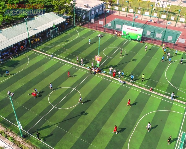 Sân bóng đá mini tại khu đô thị sinh thái Golden Hills đã hoạt động lại sau những mưa lớn Sân bóng đá mini tại khu đô thị sinh thái Golden Hills đã hoạt động lại sau những mưa lớn