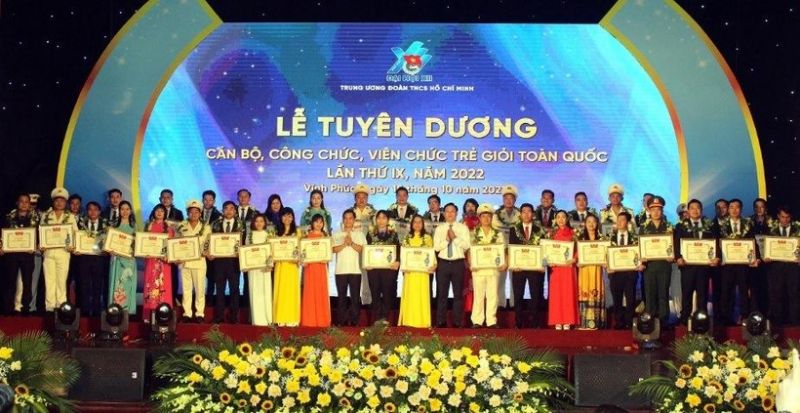 42 cán bộ, công chức, viên chức trẻ giỏi được Trung ương Đoàn TNCS Hồ Chí Minh tuyên dương