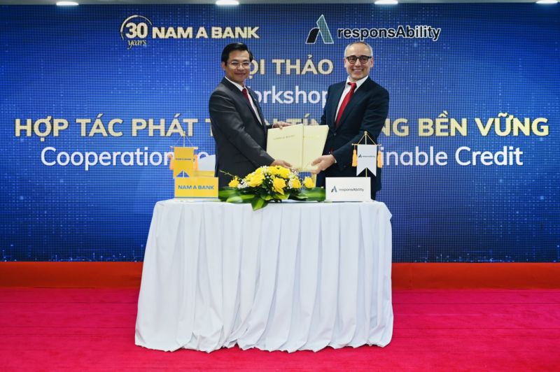 Ông Trần Ngọc Tâm – Tổng Giám đốc Nam A Bank và ông Rochus Mommartz - Tổng Giám đốc ResponsAbility ký kết hợp tác