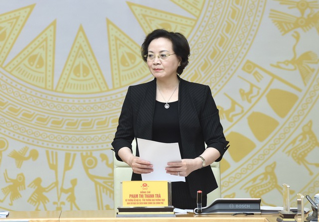 Bộ trưởng Bộ Nội vụ Phạm Thị Thanh Trà báo cáo tại Phiên họp - Ảnh: VGP/Nhật Bắc