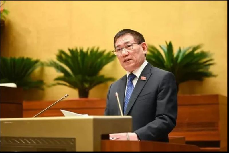 Bộ trưởng Hồ Đức Phớc trình bày báo cáo. Ảnh Quochoi.vn