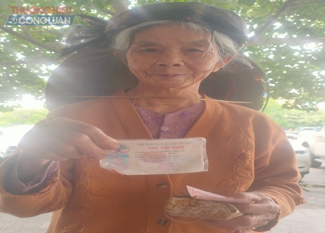 Lương Thị Lái đã 90 tuổi (trú tại phố Đông Quang, P. Hàm Rồng, TP.Thanh Hóa), bà hiện là hội viên Hội người cao tuổi Việt Nam.
