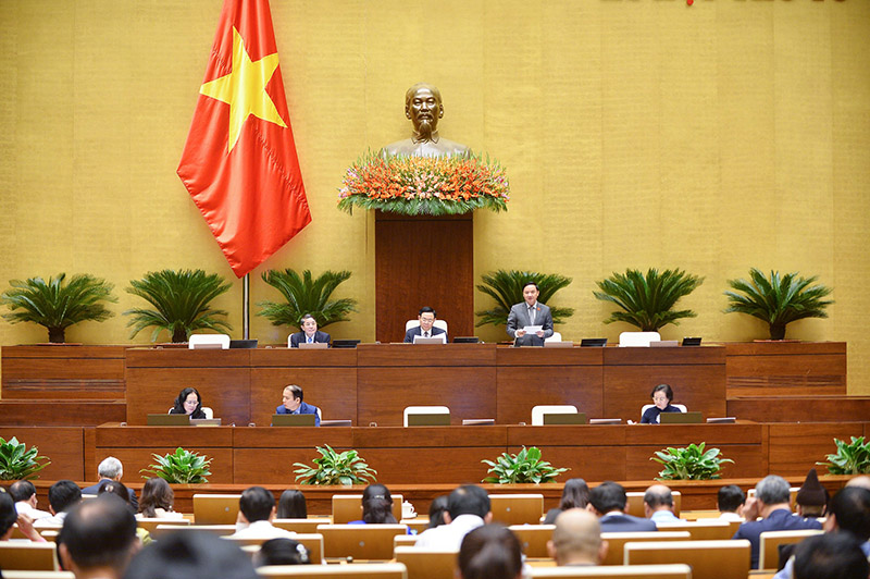 Hôm nay, ngày 25/10, Quốc hội thảo luận 02 Luật sửa đổi và nghe trình bày 03 Luật sửa đổi