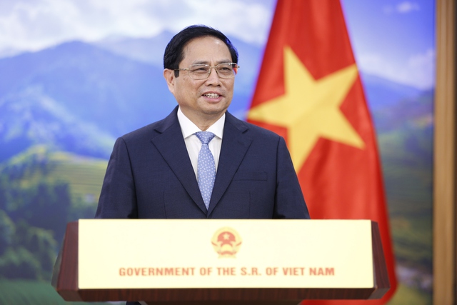 Thủ tướng nhấn mạnh việc Việt Nam đã triển khai thành công ngoại giao vaccine và Chiến dịch tiêm chủng miễn phí lớn nhất từ trước tới nay - Ảnh: VGP/Nhật Bắc