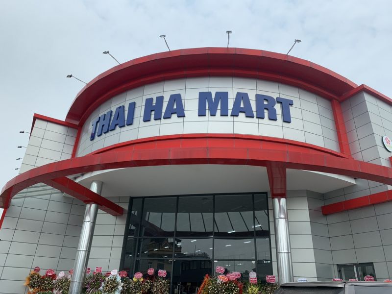 Thai Ha Mart ở Hà Nam bày bán hàng hóa, sản phẩm không tem nhãn phụ, không rõ nguồn gốc
