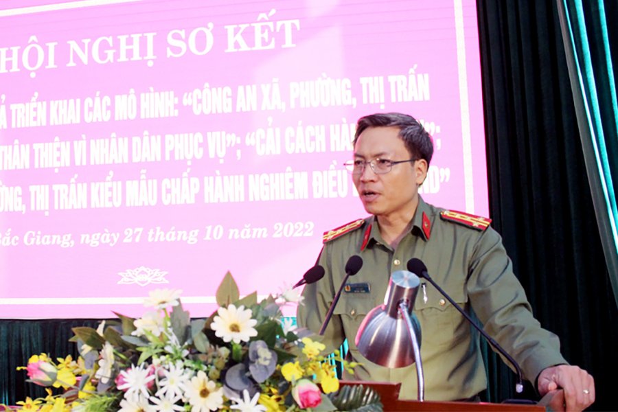 Đại tá Nguyễn Quốc Toản phát biểu tại hội nghị