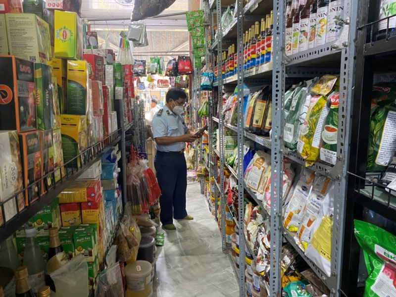 Tiền Giang tạm giữ 1.200 hộp sữa tươi nhập khẩu không có nhãn phụ