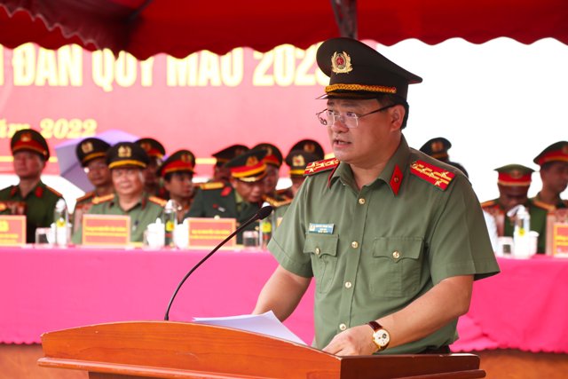 Đại tá Nguyễn Thanh Tuấn- GĐ Công an tỉnh TT Huế phát biểu tại Lễ ra quân
