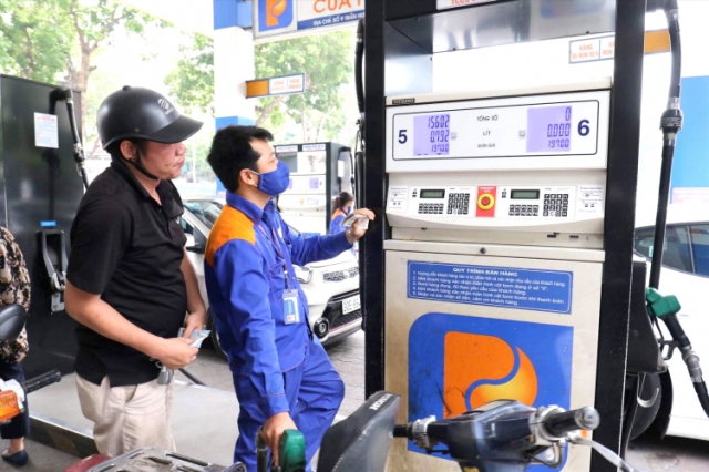 trong những ngày qua, một số cửa hàng xăng, dầu tại Đà Nẵng xuất hiện tình trạng hết xăng, bán xăng với số lượng hạn chế.