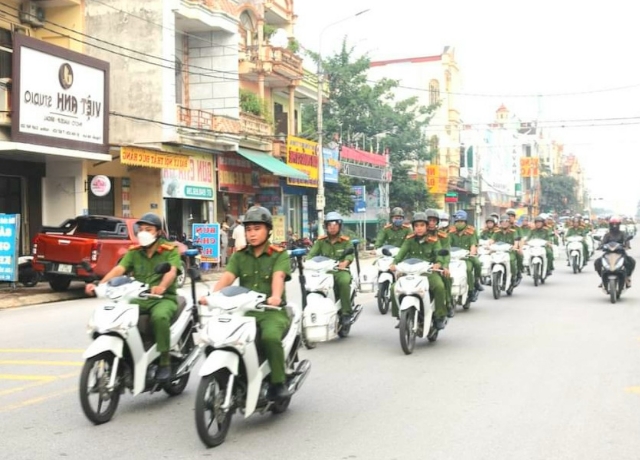 Lực lượng Công an huyện Hoằng Hóa ra quân, tuần hành đảm bảo ANTT trong dịp tết Nguyên đán 2023.