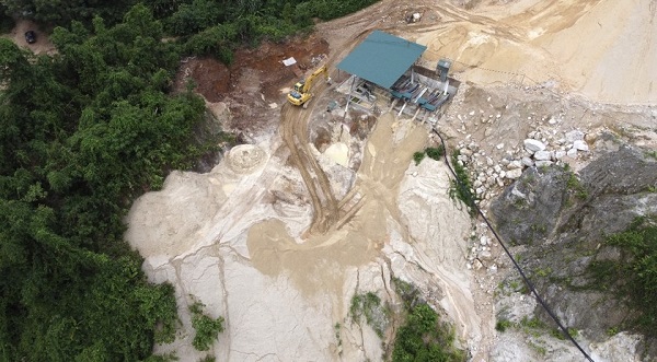 Công ty Khoáng sản Sông Hồng Lào Cai bị xử phạt 390 triệu đồng và đình chỉ hoạt động điểm mỏ trong thời gian 4 tháng 15 ngày