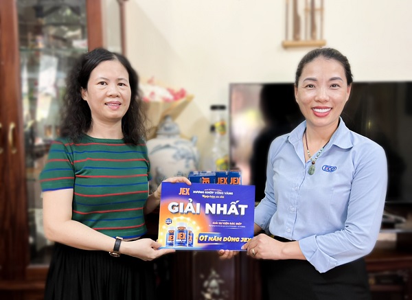 Món quà trúng thưởng được công ty Dược phẩm ECO - đơn vị phân phối JEX độc quyền trao tận tay chị Lan Phương. Ảnh: Ecogreen Món quà trúng thưởng được công ty Dược phẩm ECO - đơn vị phân phối JEX độc quyền trao tận tay chị Lan Phương. Ảnh: Ecogreen