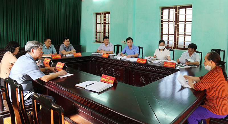 Lãnh đạo và các phòng, ban của huyện Thuận Thành tiếp công dân, giải quyết đơn thư khiếu nại tố cáo