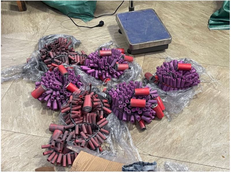 Phát hiện gần 12kg pháo nổ trong đơn hàng chuyển phát nhanh