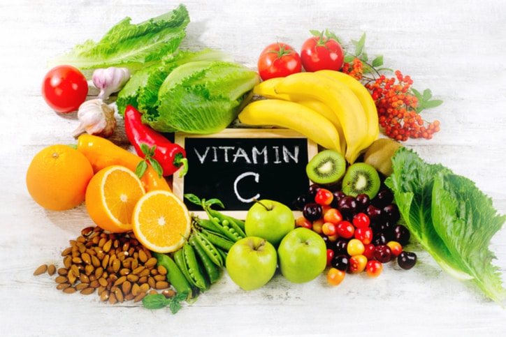 Bổ sung thực phẩm giàu vitamin A, C, kẽm… để tăng cường hệ miễn dịch cho bé