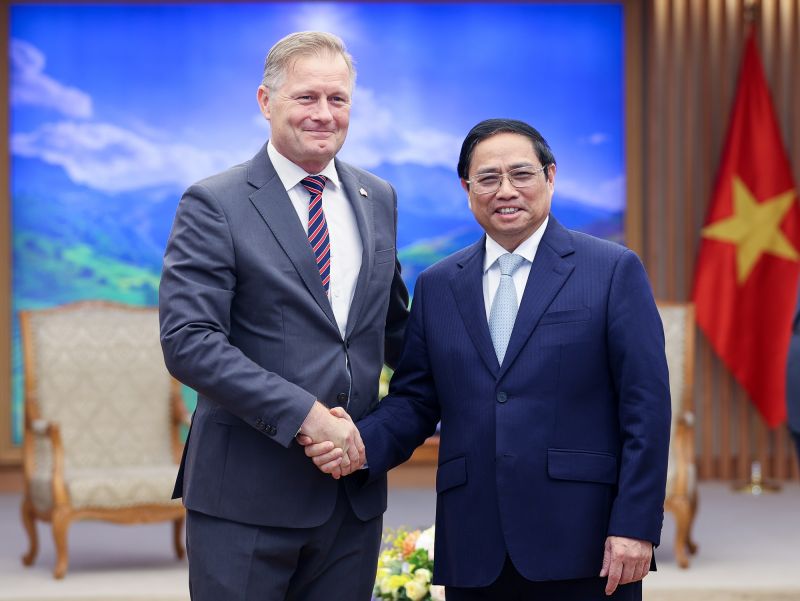 Thủ tướng Phạm Minh Chính và ông Nicolai Prytz, Đại sứ đặc mệnh toàn quyền Vương quốc Đan Mạch tại Việt Nam. Ảnh VGP/Nhật Bắc