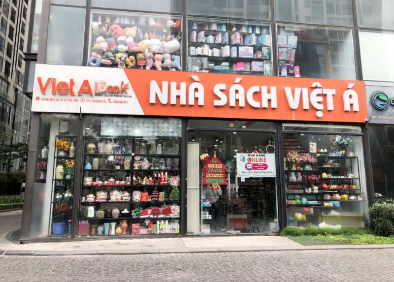 Việt Á Book: Nhiều sản phẩm không rõ nguồn gốc, nhân viên trả lời “đây là hàng chợ”