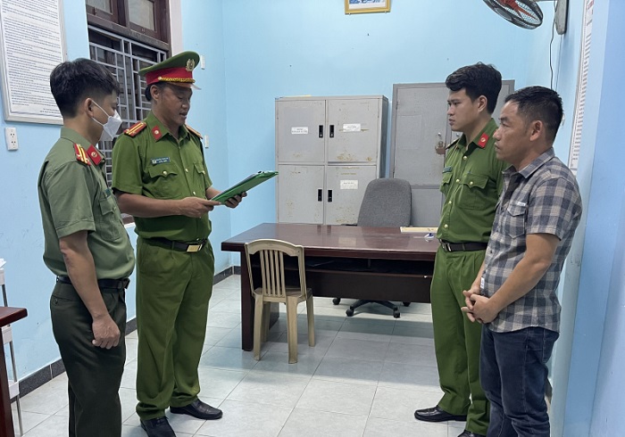 Cơ quan Công an thực hiện lệnh bắt tạm giam đối tượng Lê Bảo Nguyên