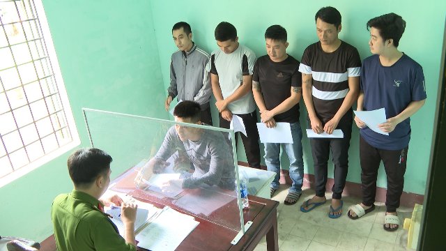 Công an Thừa Thiên Huế liên tiếp bắt nhiều ổ cá độ lớn hàng chục tỷ đồng