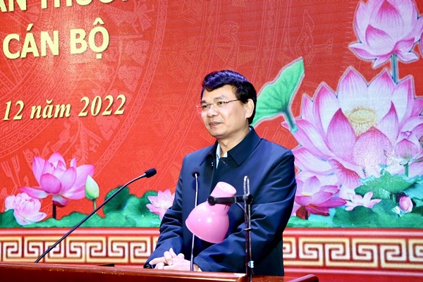 Bí thư tỉnh tủy Lào Cai Đặng Xuân Phong phát biểu tại hội nghị