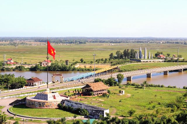 Cụm di tích lịch sử Cầu Hiền Lương – Sông Bến Hải (Ảnh: Trần Tiến)