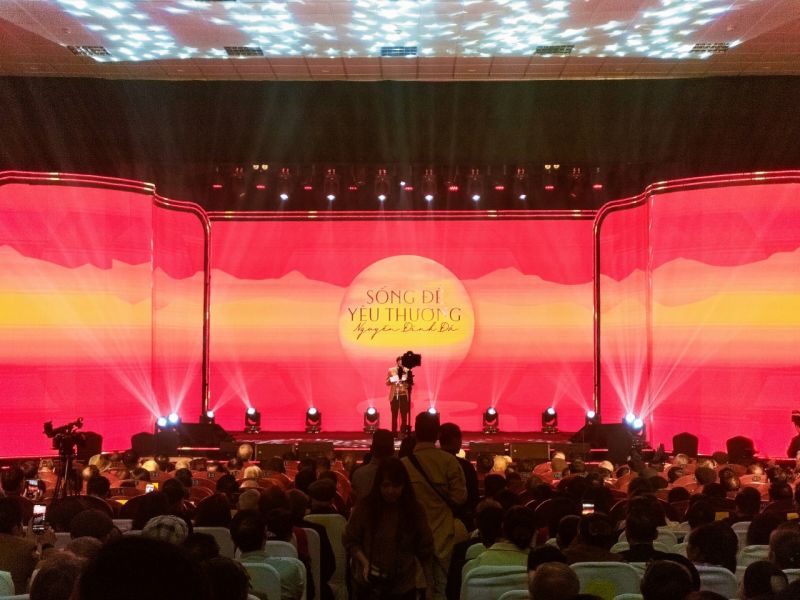 Quang cảnh đ&ecirc;m nghệ thuật 