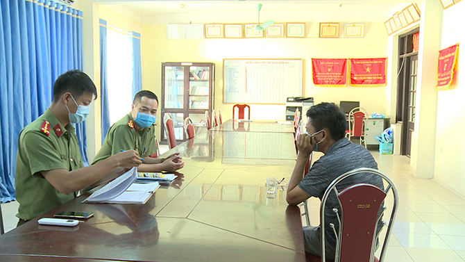 Nhiều c&aacute; nh&acirc;n sử dụng mạng x&atilde; hội chia sẽ th&ocirc;ng tin sai sự thật bị xử l&yacute;