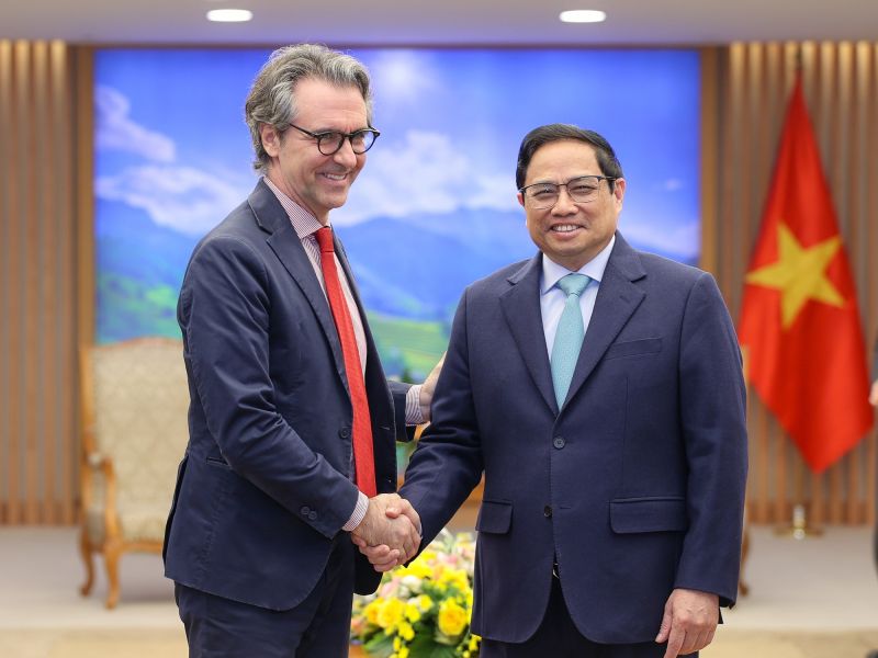 Thủ tướng tiếp Đại sứ, Trưởng Phái đoàn Liên minh Châu Âu tại Việt Nam. Ảnh VGP/Nhật Bắc