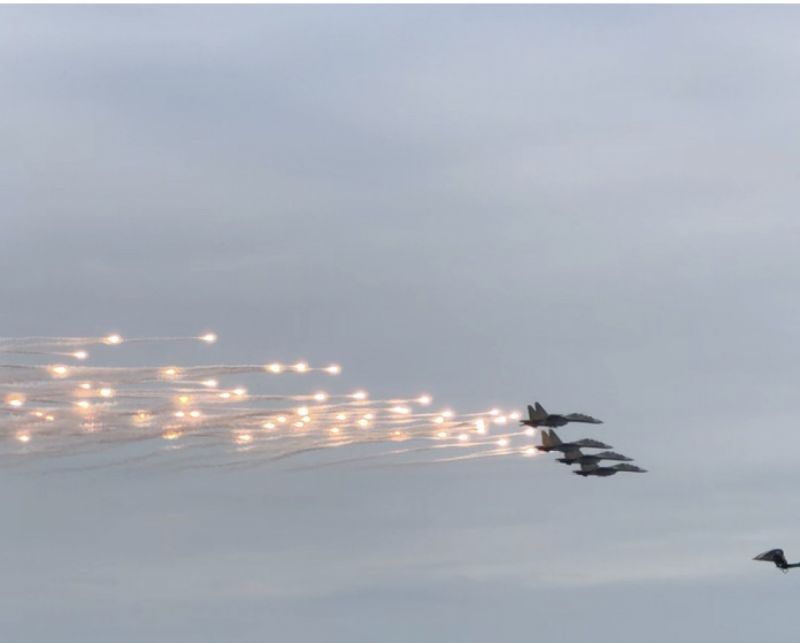 Màn trình diễn của Su-30 trong ngày tổng duyệt trước lễ khai mạc