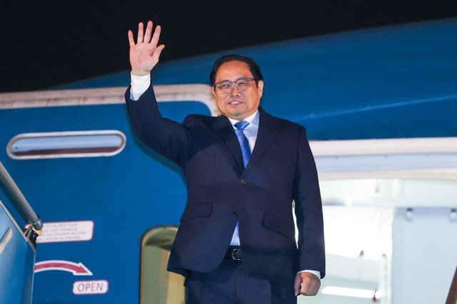 Thủ tướng Phạm Minh Chính rời Hà Nội lên đường dự Hội nghị cấp cao kỷ niệm 45 năm quan hệ ASEAN-EU và thăm 03 nước Châu Âu. Ảnh VGP/Nhật Bắc