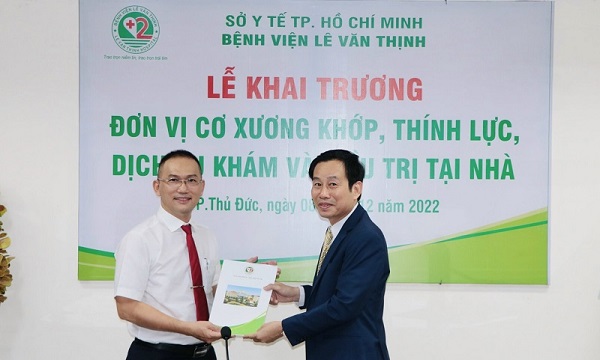 BSCKII Trần Văn Khanh, Giám đốc bệnh viện trao quyết định thành lập đơn vị Cơ xương khớp