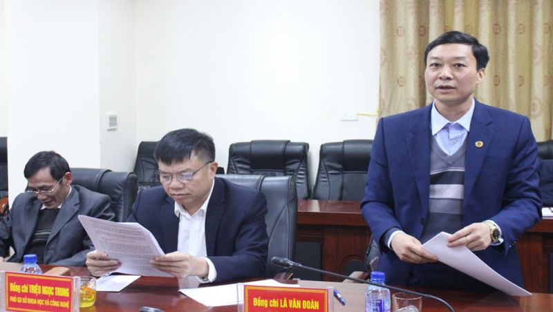 Ông Lã Văn Đoàn, Phó Chủ tịch Hội Nông dân tỉnh Bắc Giang phát biểu tại hội nghị