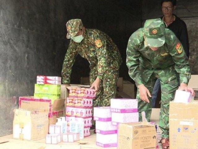 Lực lượng BĐBP Quảng Trị kiểm đếm số mỹ phẩm không nguồn gốc xuất xứ