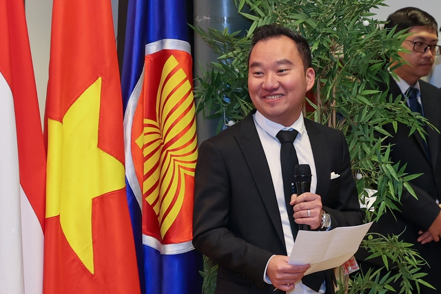 Anh Phạm Văn Hiển, doanh nhân Việt Nam tại Hà Lan phát biểu - Ảnh: VGP/Nhật Bắc