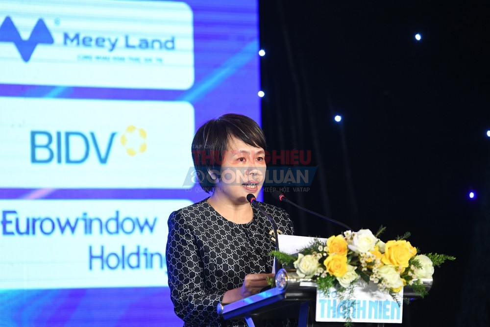 Bà Đặng Thị Phương Thảo, Phó tổng biên tập Báo Thanh Niên, Phó chủ tịch Hội Liên hiệp Thanh Niên Việt Nam phát biểu tại buổi tọa đàm