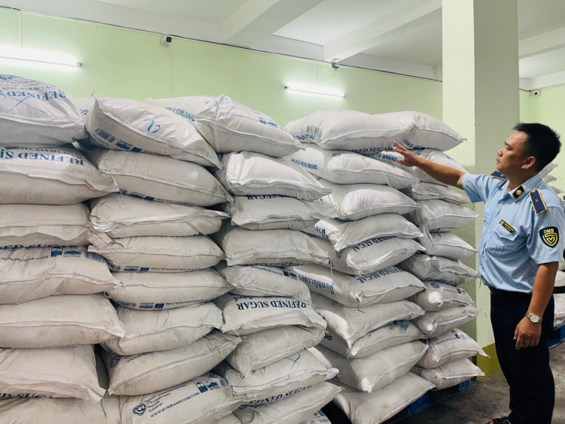 Lực lượng Hải quan thu giữ 14 tấn đường nhập khẩu không có chứng từ hợp pháp