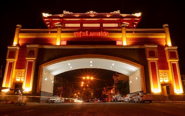 Cổng chào thị xã An Nhơn hiện nay. Cổng chào thị xã An Nhơn hiện nay.