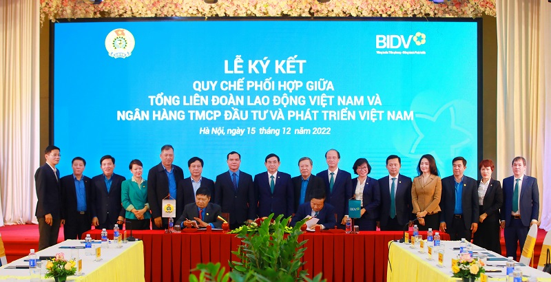 Đại diện BIDV và Tổng LĐLĐ Việt Nam ký kết Quy chế phối hợp