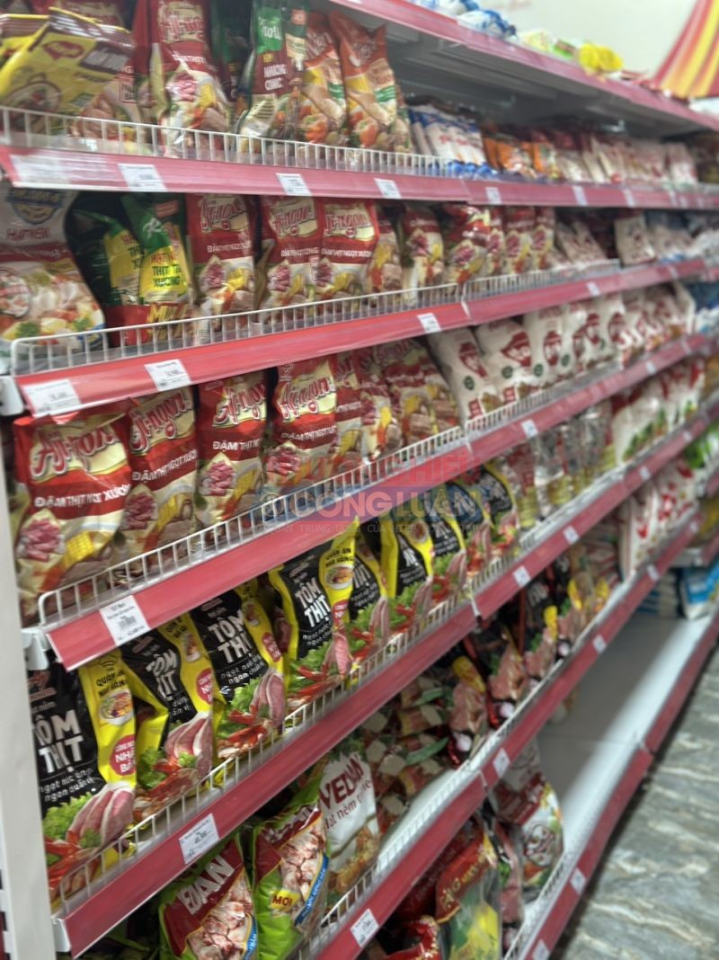 Hàng hóa tại siêu thị T&T Mart đã sẵn sàng phục vụ nhu cầu của người tiêu dùng dịp Tết