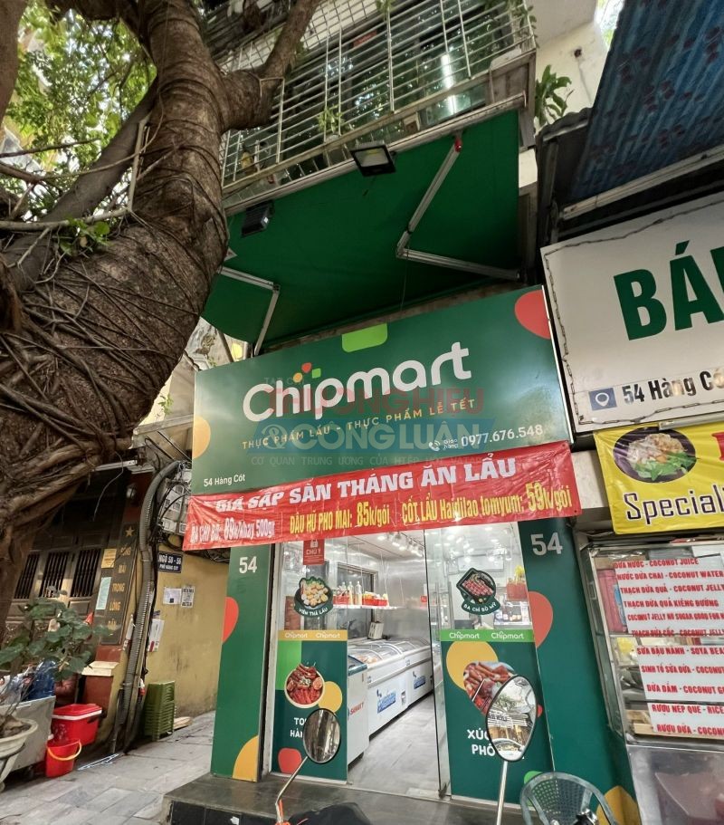 ChipMart Hà Nội bày bán thực phẩm không tem nhãn phụ Tiếng Việt, không hạn sử dụng...