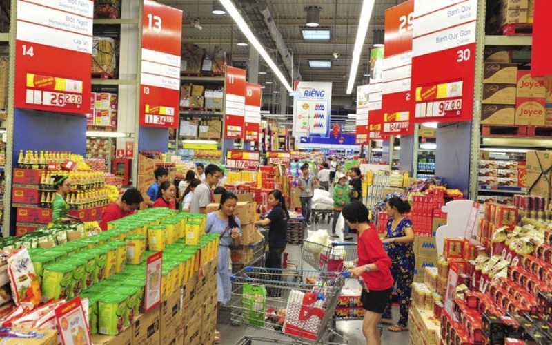 Nhộn nhịp dịp mua sắm cận Tết, nhiều doanh nghiệp “tung chiêu” giảm giá sâu