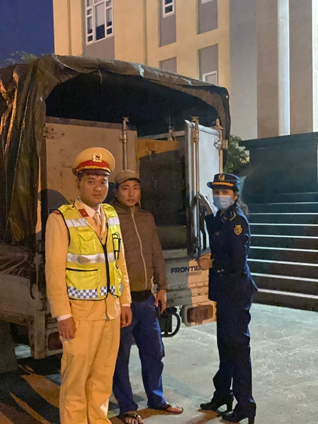 Lực lượng Quản lý thị trường Quảng Ninh liên tiếp phát hiện 04 vụ vận chuyển hoa quả nhập lậu
