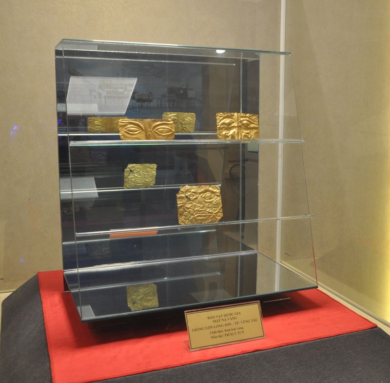 03 Mặt nạ vàng Giồng Lớn -Long Sơn được trưng bày tại Bảo tàng tỉnh Bà Rịa - Vũng Tàu
