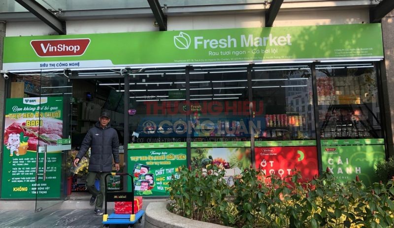 Nhiều cửa hàng mang thương hiệu Fresh Market tại Hà Nội bày bán sản phẩm “trắng thông tin”, không niêm yết giá